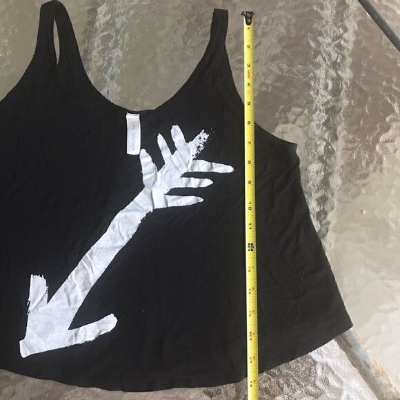 Vintage- Black cropped tank w/ white arrow graphic. Women’s Size medium
. - Picture 5 of 5